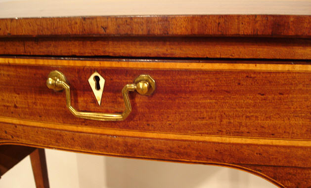 Georgian mahogany bowfront dressing table