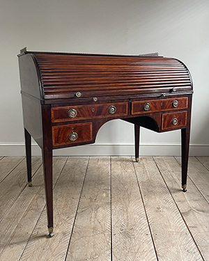 Antique roll top desk