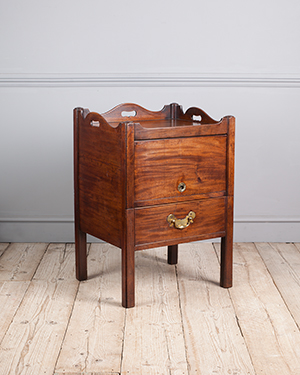 Georgian bedside cabinet