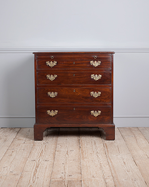Georgian chest of drawers