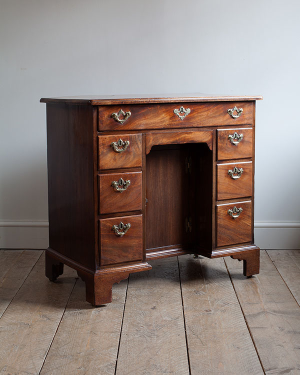 Georgian Kneehole Desk