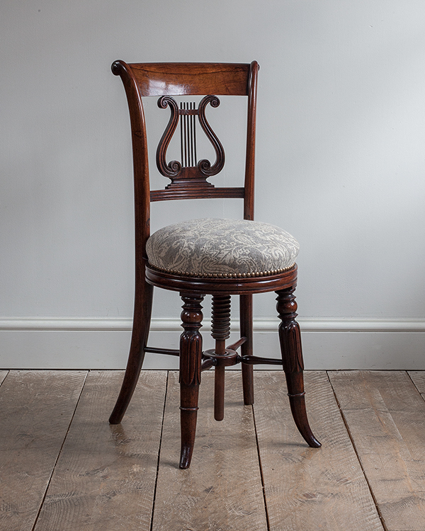 Regency Music Chair